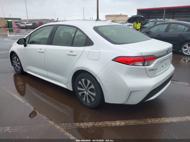 Toyota Corolla Hybrid Le 2022 JTDEAMDE2N3006257 Image 3