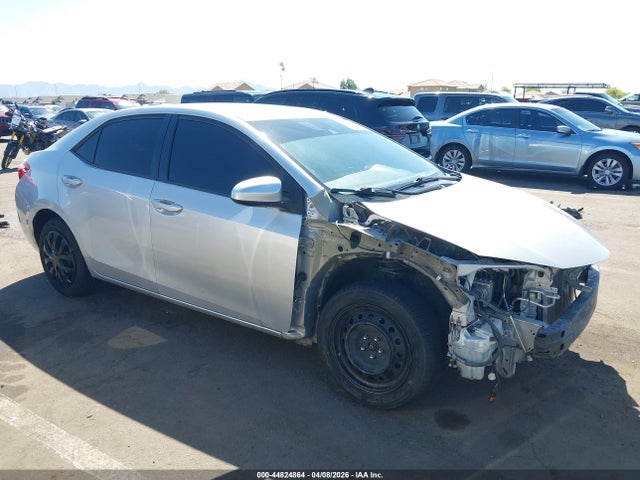 44824864 :رقم المزاد ، 2T1BURHEXJC035475 vin ، 2018 Toyota Corolla Le مزاد بيع