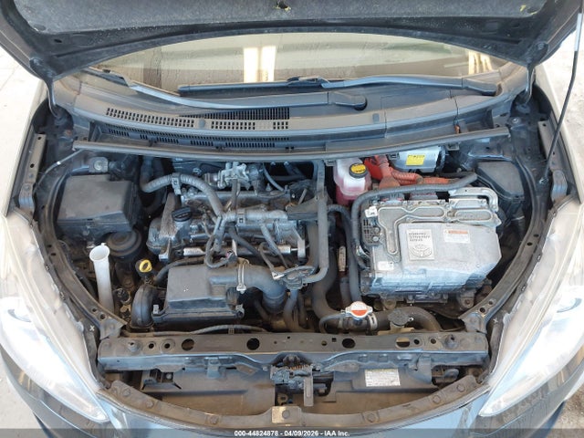 JTDKDTB37F1111380 Toyota Prius C Technology