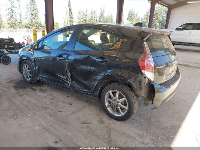 JTDKDTB37F1111380 Toyota Prius C Technology
