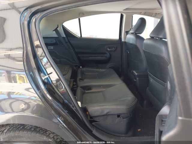 JTDKDTB37F1111380 Toyota Prius C Technology