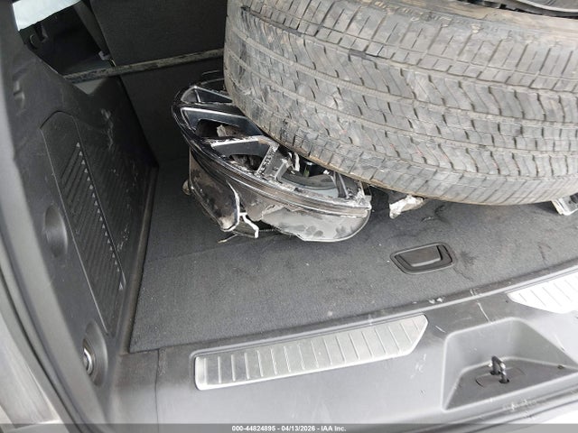 1GNS6ERD3SR104126 Chevrolet Suburban 4wd Rst