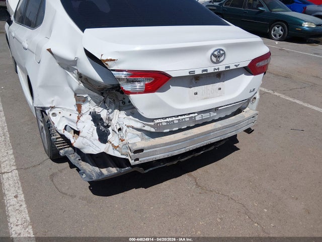 Aukcja sprzedaży 2018 Toyota Camry Le, vin: 4T1B11HK9JU117194, numer aukcji: 44824914