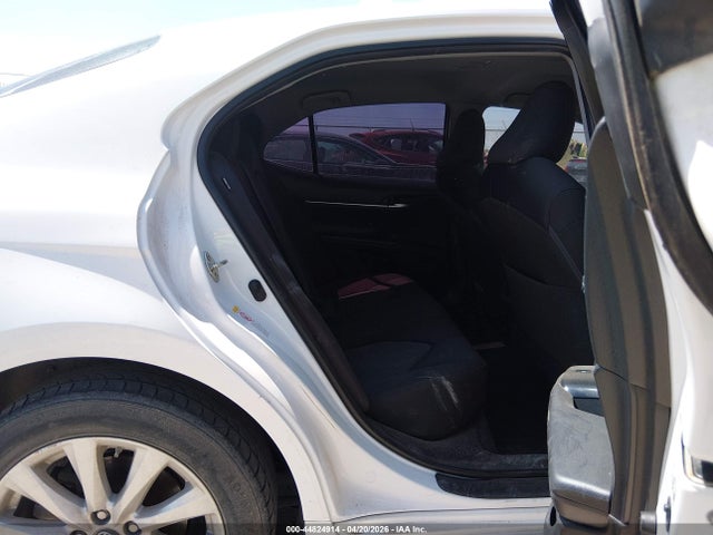 Aukcja sprzedaży 2018 Toyota Camry Le, vin: 4T1B11HK9JU117194, numer aukcji: 44824914