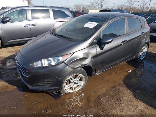 44824940 :رقم المزاد ، 3FADP4EJ4KM125658 vin ، 2019 Ford Fiesta Se مزاد بيع