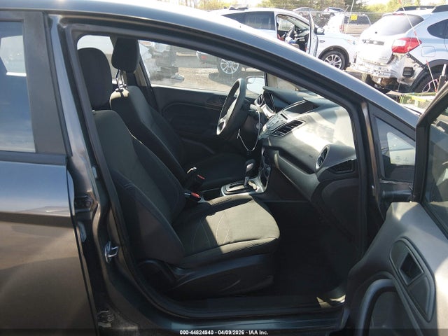 44824940 :رقم المزاد ، 3FADP4EJ4KM125658 vin ، 2019 Ford Fiesta Se مزاد بيع