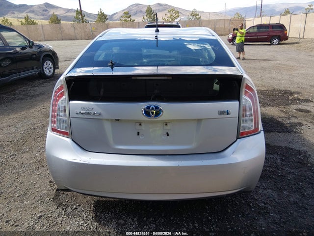 JTDKN3DU9F0437304 Toyota Prius Two