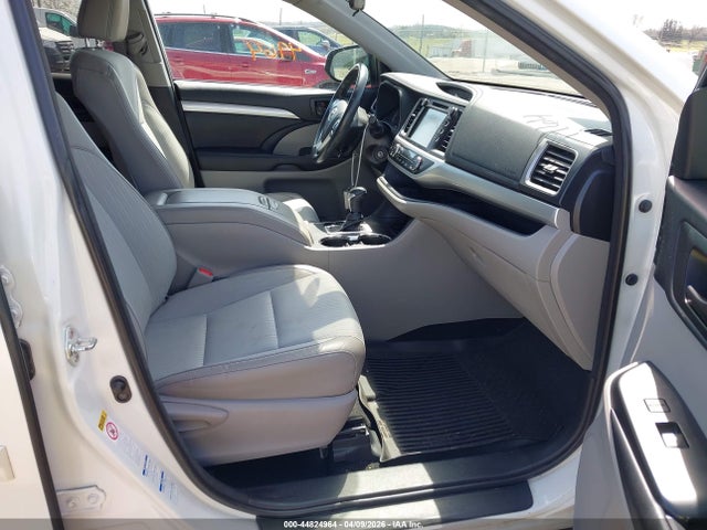 2018 TOYOTA HIGHLANDER 5TDBZRFH9JS826943 Photo 4