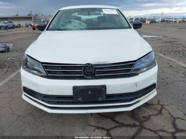 3VW167AJ1GM333945 Volkswagen Jetta 1.4t S