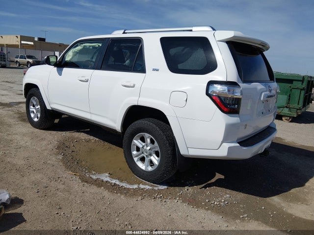 2016 Toyota 4runner Sr5 მანქანა იყიდება აუქციონზე, vin: JTEBU5JR0G5401211, აუქციონის ნომერი: 44824992