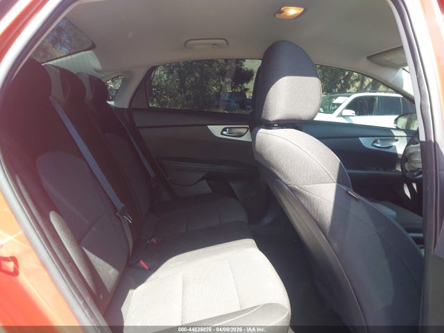3KPF24AD8NE464956 KIA Forte Lxs