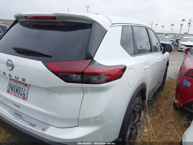 5N1BT3BA0TC733218 Nissan ROGUE SV