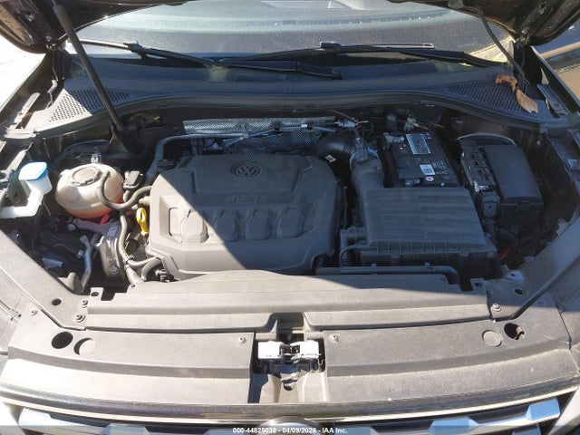 44825038 :رقم المزاد ، 3VV2B7AX9MM070415 vin ، 2021 Volkswagen Tiguan 2.0t Se/2.0t Se R-line Black/2.0t Sel مزاد بيع