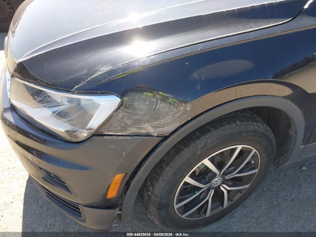44825038 :رقم المزاد ، 3VV2B7AX9MM070415 vin ، 2021 Volkswagen Tiguan 2.0t Se/2.0t Se R-line Black/2.0t Sel مزاد بيع