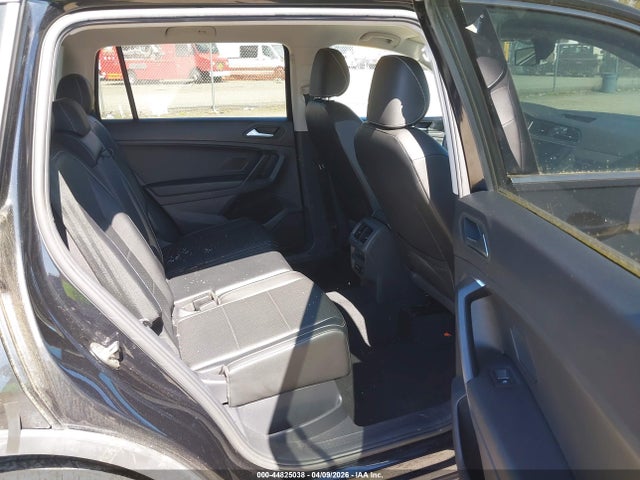 44825038 :رقم المزاد ، 3VV2B7AX9MM070415 vin ، 2021 Volkswagen Tiguan 2.0t Se/2.0t Se R-line Black/2.0t Sel مزاد بيع
