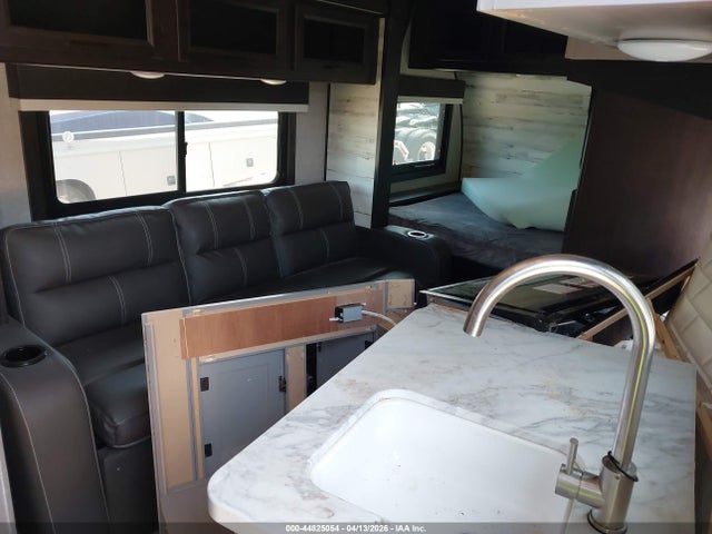 1UJBJ0AH5N1JG0186 Jayco Jayfl184bh