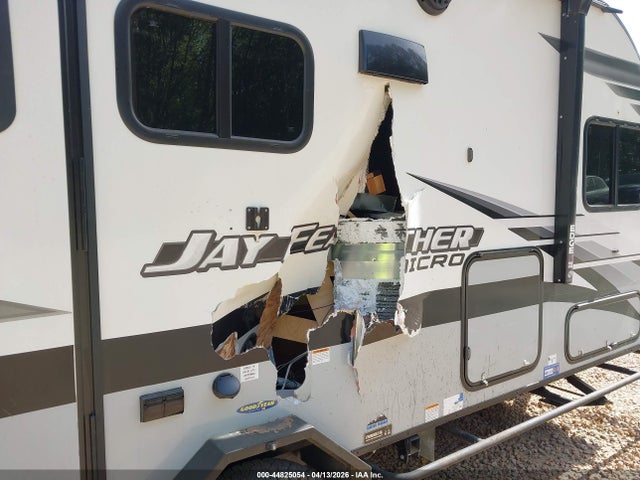 1UJBJ0AH5N1JG0186 Jayco Jayfl184bh