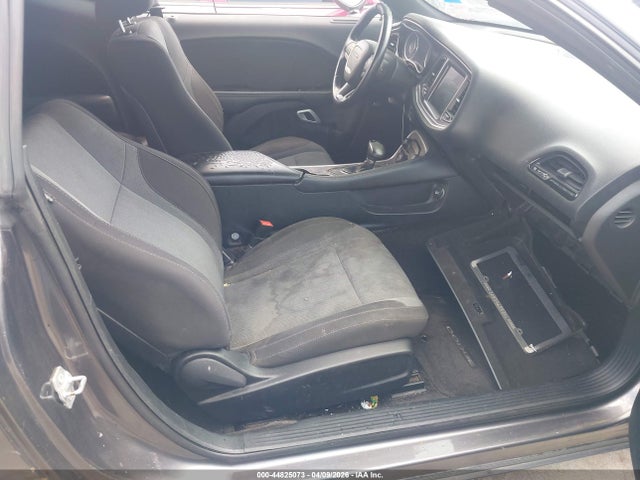 44825073 :رقم المزاد ، 2C3CDZAG9FH783961 vin ، 2015 Dodge Challenger Sxt مزاد بيع