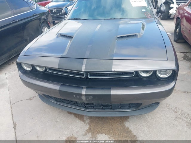 44825073 :رقم المزاد ، 2C3CDZAG9FH783961 vin ، 2015 Dodge Challenger Sxt مزاد بيع