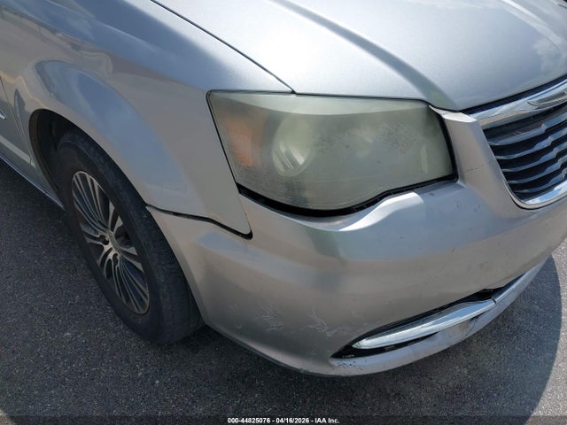 Продажа на аукционе авто 2014 Chrysler Town & Country S, vin: 2C4RC1HG9ER197835, номер лота: 44825076