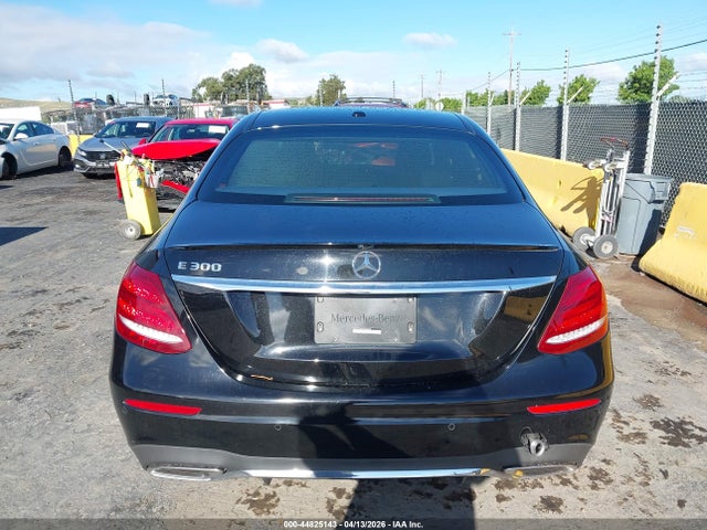 Продаж на аукціоні авто 2018 Mercedes-benz E 300, vin: WDDZF4JB6JA406346, номер лоту: 44825143