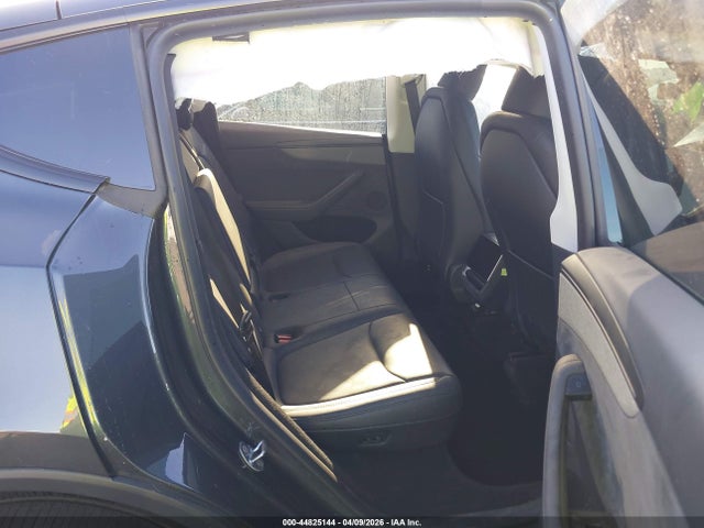 7SAYGDED4TA581106 Tesla Model Y Premium Rear-wheel Drive/standard Rear-wheel Drive