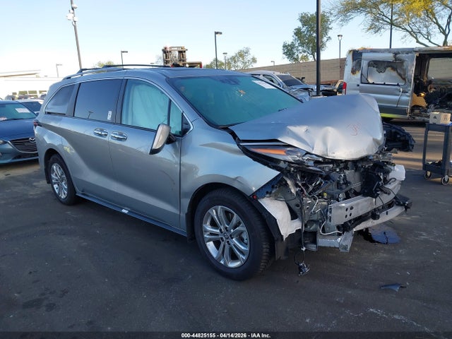 Toyota Sienna Platinum 2024 5TDESKFC8RS144192 Image 17