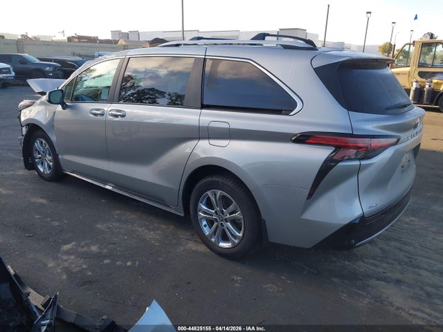 Toyota Sienna Platinum 2024 5TDESKFC8RS144192 Image 3