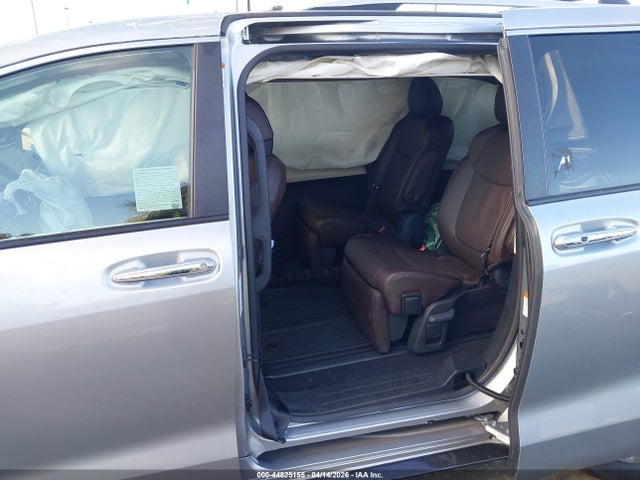 Toyota Sienna Platinum 2024 5TDESKFC8RS144192 Image 8