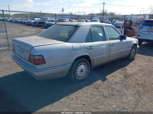 1995 MERCEDES-BENZ E WDBEB31E4SC194284 Photo 3