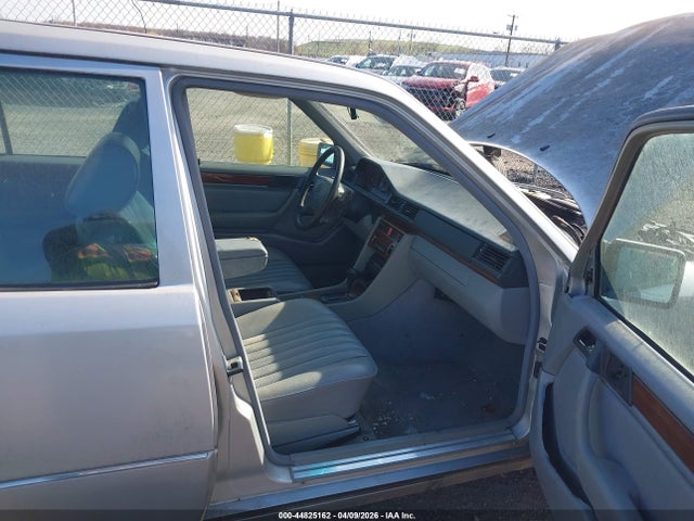1995 MERCEDES-BENZ E WDBEB31E4SC194284 Photo 4