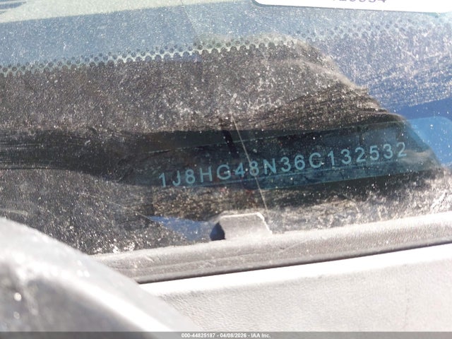 44825187 :رقم المزاد ، 1J8HG48N36C132532 vin ، 2006 Jeep Commander مزاد بيع