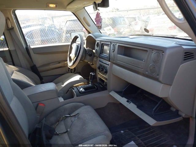 44825187 :رقم المزاد ، 1J8HG48N36C132532 vin ، 2006 Jeep Commander مزاد بيع