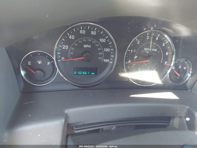 44825187 :رقم المزاد ، 1J8HG48N36C132532 vin ، 2006 Jeep Commander مزاد بيع
