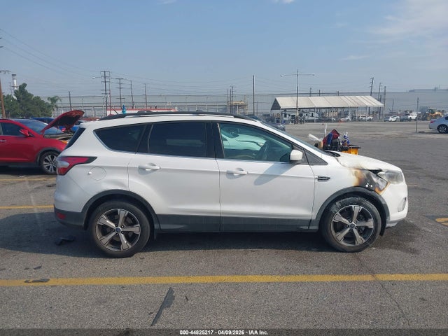 1FMCU0G95HUA80613 Ford ESCAPE SE