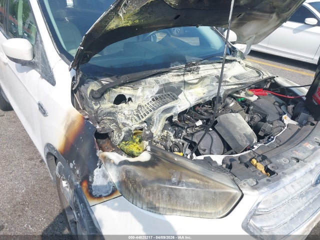 1FMCU0G95HUA80613 Ford ESCAPE SE