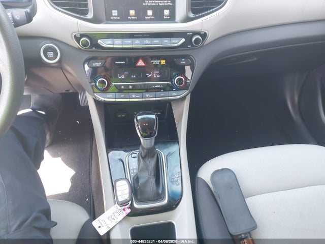 KMHC65LC8JU073539 Hyundai Ioniq Hybrid Blue