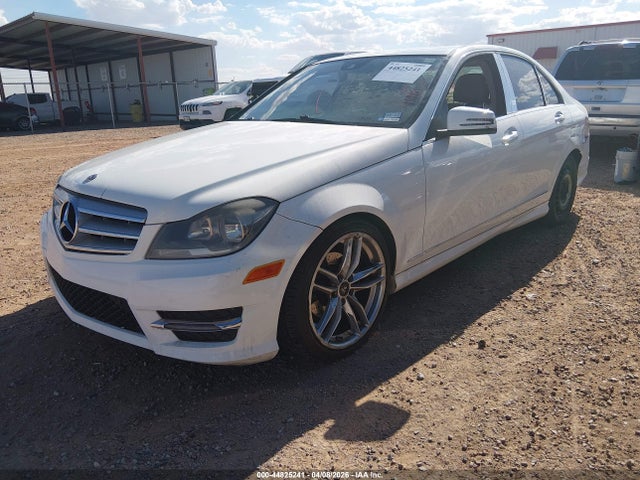 44825241 :رقم المزاد ، WDDGF4HB8DA825512 vin ، 2013 Mercedes-benz C 250 Luxury/sport مزاد بيع
