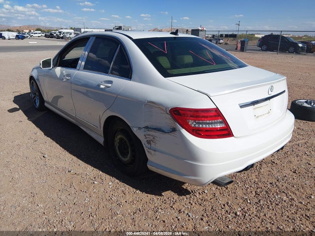 44825241 :رقم المزاد ، WDDGF4HB8DA825512 vin ، 2013 Mercedes-benz C 250 Luxury/sport مزاد بيع