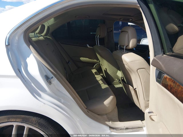 44825241 :رقم المزاد ، WDDGF4HB8DA825512 vin ، 2013 Mercedes-benz C 250 Luxury/sport مزاد بيع