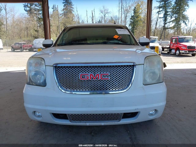 2013 Gmc Yukon Xl 1500 Denali მანქანა იყიდება აუქციონზე, vin: 1GKS1MEF3DR144299, აუქციონის ნომერი: 44825261