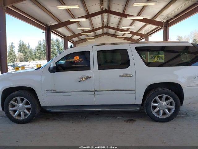2013 Gmc Yukon Xl 1500 Denali მანქანა იყიდება აუქციონზე, vin: 1GKS1MEF3DR144299, აუქციონის ნომერი: 44825261
