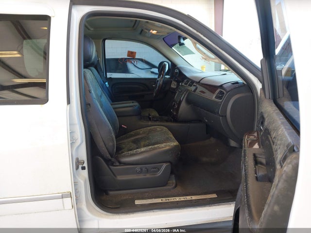2013 Gmc Yukon Xl 1500 Denali მანქანა იყიდება აუქციონზე, vin: 1GKS1MEF3DR144299, აუქციონის ნომერი: 44825261