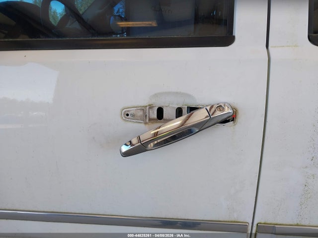 2013 Gmc Yukon Xl 1500 Denali მანქანა იყიდება აუქციონზე, vin: 1GKS1MEF3DR144299, აუქციონის ნომერი: 44825261