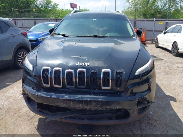 Продажа на аукционе авто 2016 Jeep Cherokee Latitude, vin: 1C4PJMCS2GW322548, номер лота: 44825265