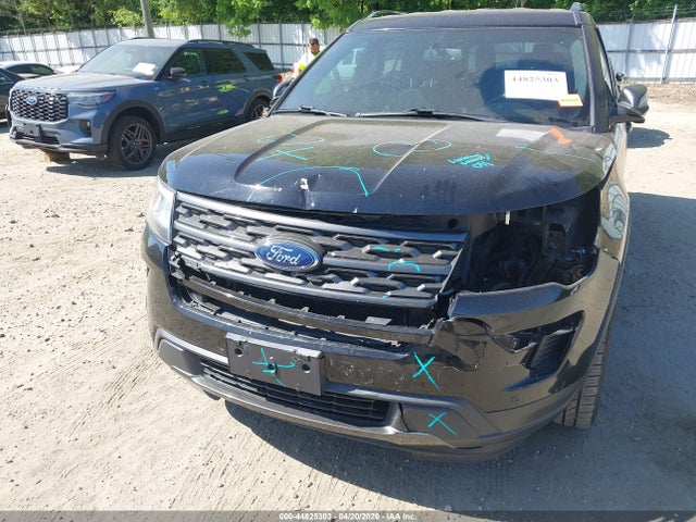 44825303 :رقم المزاد ، 1FM5K7D87JGB15644 vin ، 2018 Ford Explorer Xlt مزاد بيع