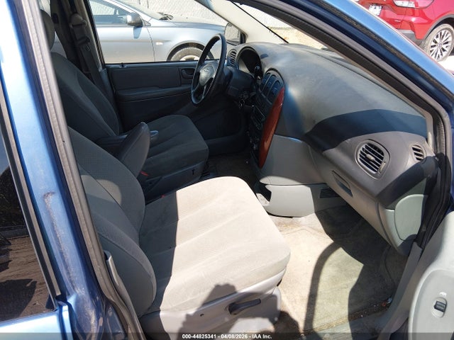 2007 CHRYSLER TOWN & COUNTRY 1A4GJ45R57B247811 Photo 4