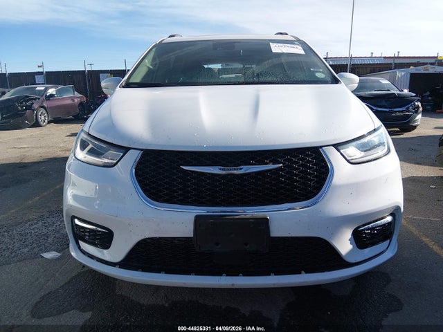 Продаж на аукціоні авто 2022 Chrysler Pacifica Touring L Awd, vin: 2C4RC3BG8NR232157, номер лоту: 44825381