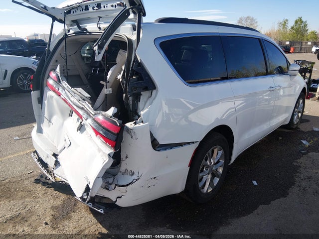 Продаж на аукціоні авто 2022 Chrysler Pacifica Touring L Awd, vin: 2C4RC3BG8NR232157, номер лоту: 44825381