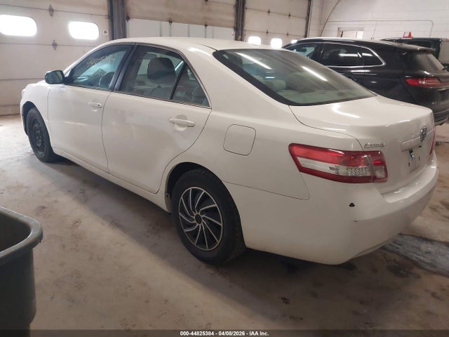 2011 TOYOTA CAMRY 4T4BF3EK1BR152174 Photo 2